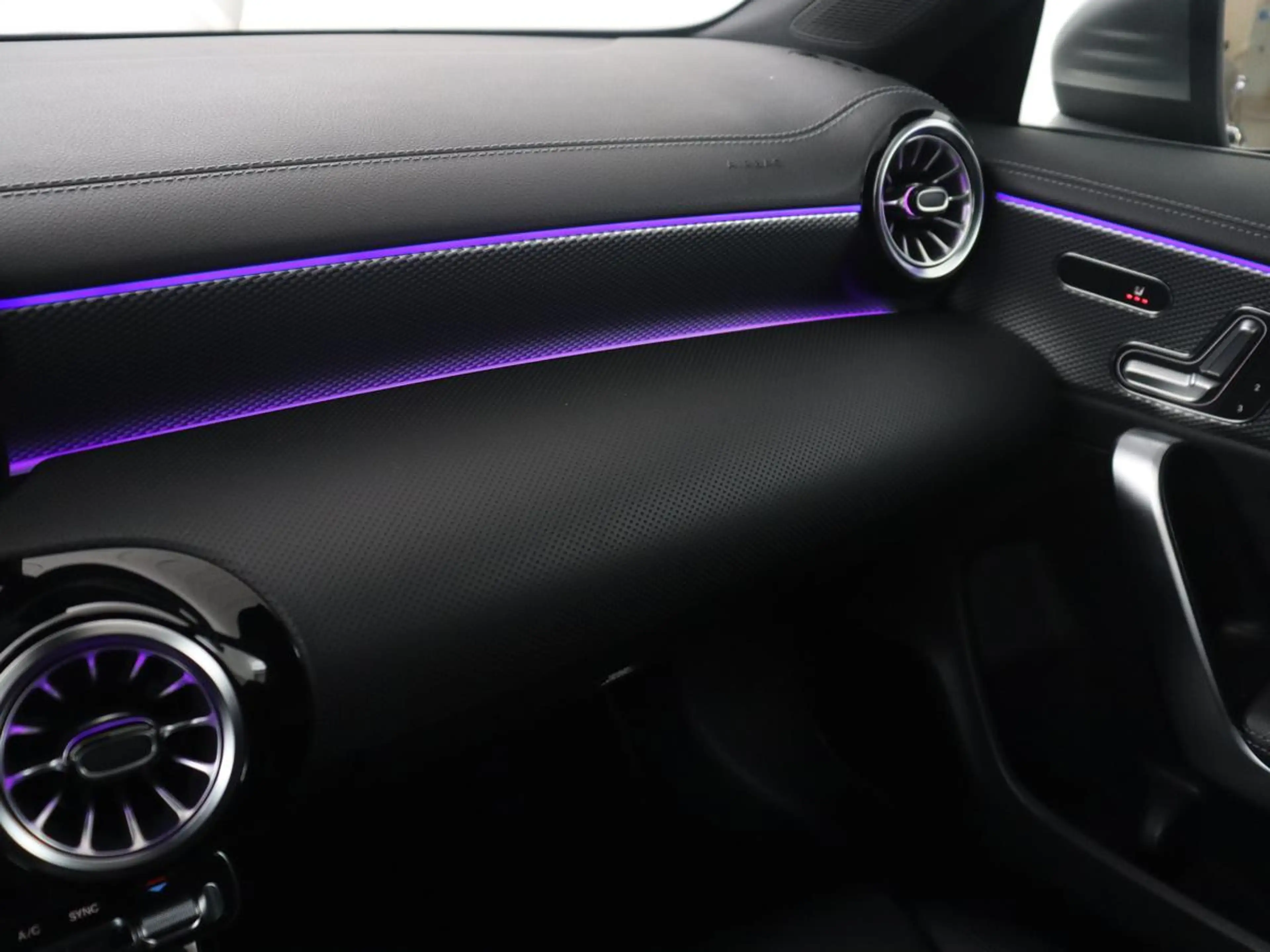 Mercedes-Benz CLA 200 Shooting Brake Business Solution Luxury | Panorama — photo 31