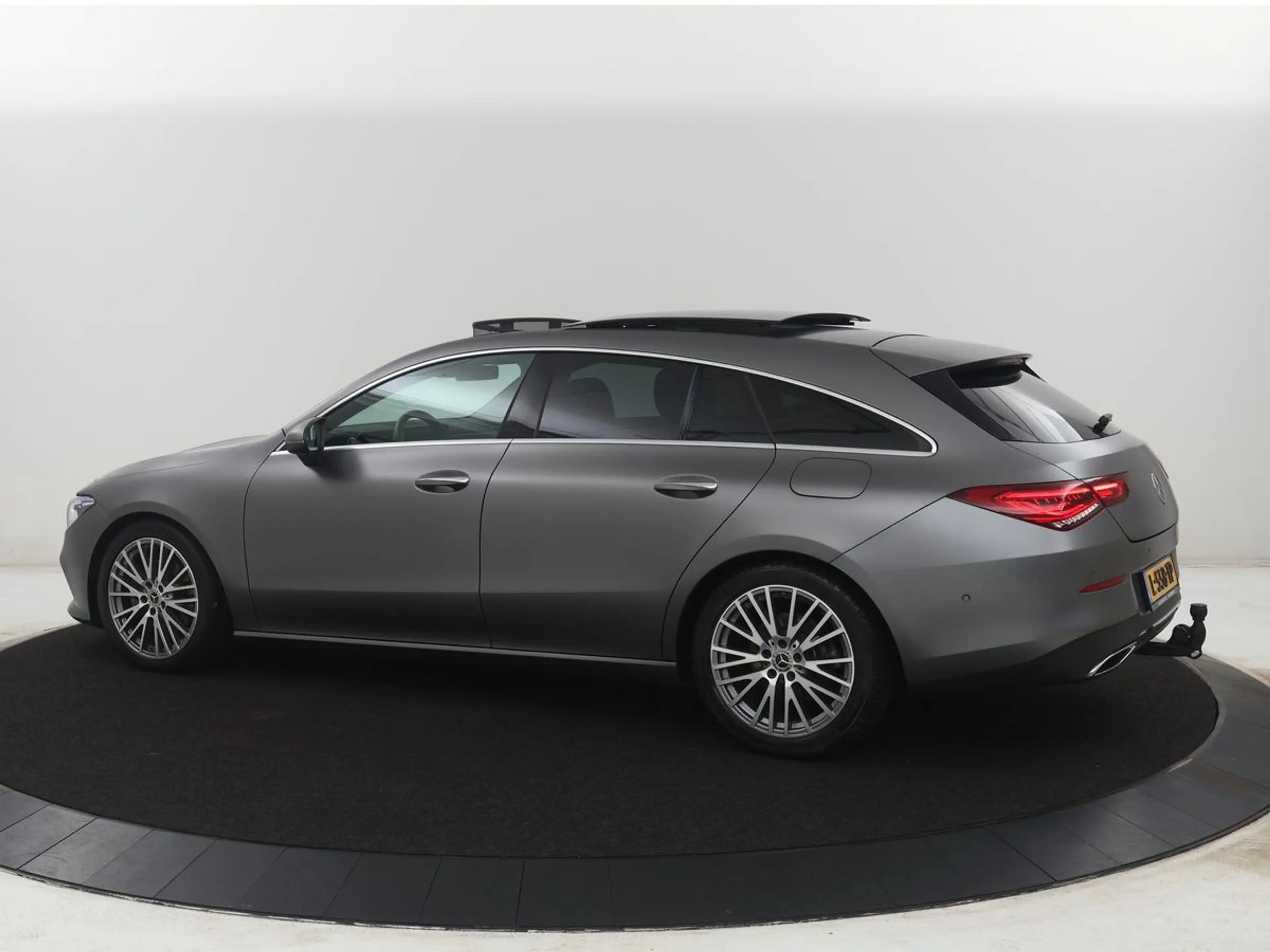 Mercedes-Benz CLA 200 Shooting Brake Business Solution Luxury | Panorama — photo 2