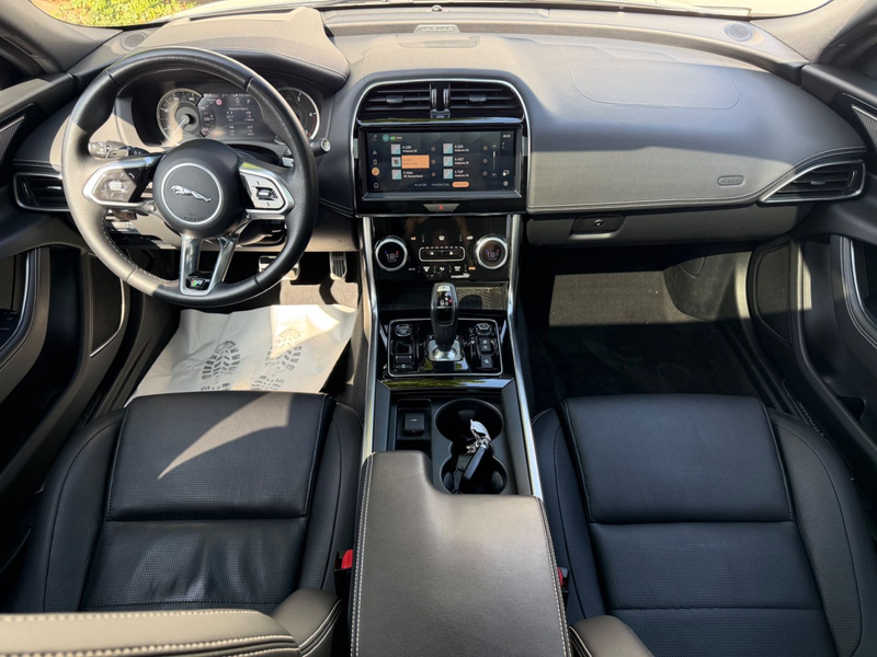 Jaguar XE R-Dynamic Black AUT~Pano~Headup~Kam~Meridia — photo 15