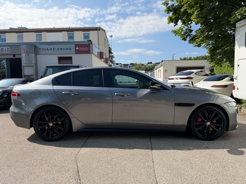 Jaguar XE R-Dynamic Black AUT~Pano~Headup~Kam~Meridia — photo 6