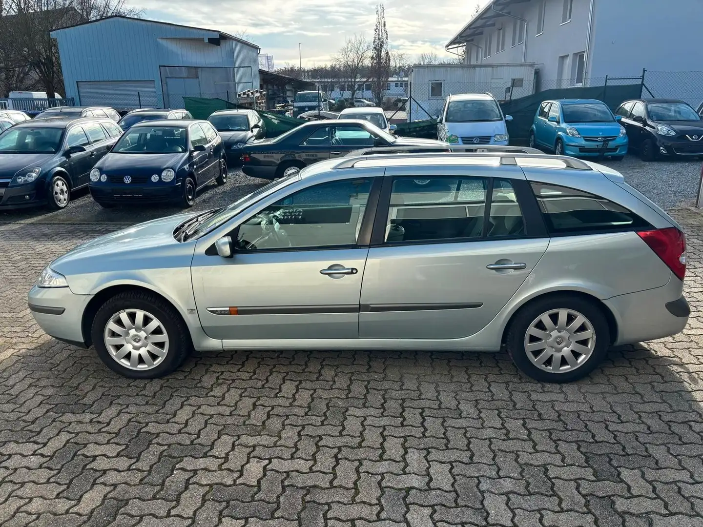 Renault Laguna Grandtour Dynamique 1.9 dCi  88kW /SH Ezüst - 2