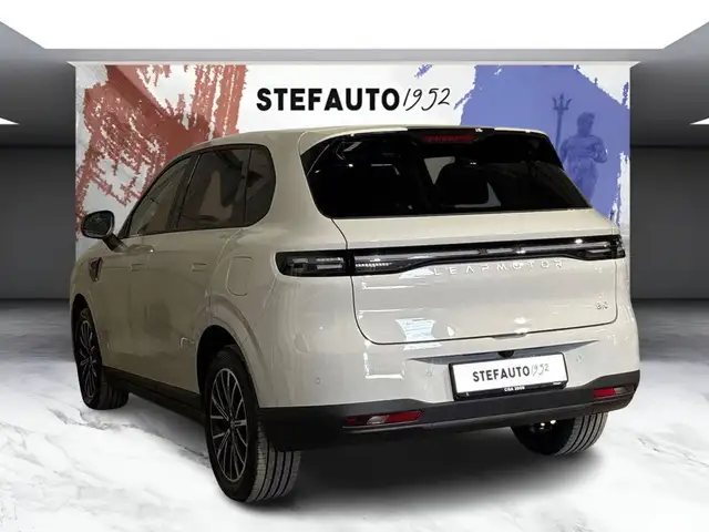 Leapmotor B10 view 5
