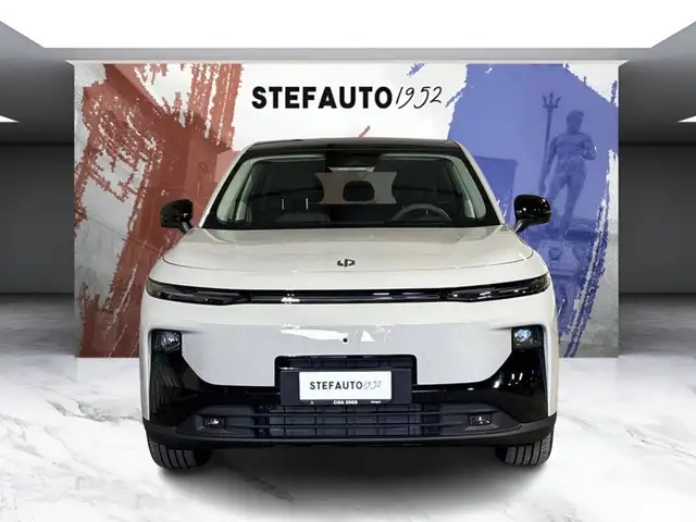 Leapmotor B10 view 4