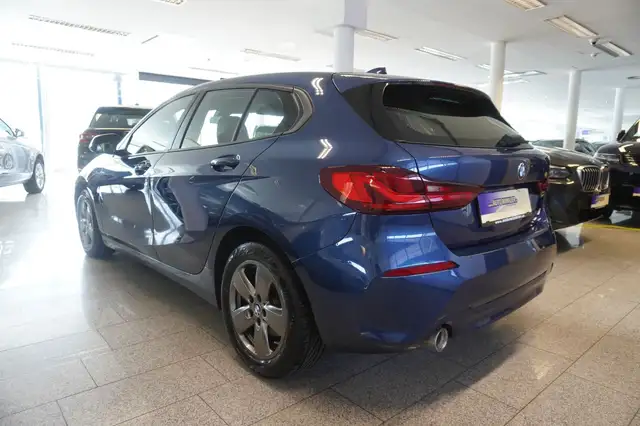 BMW 1 Series view 4