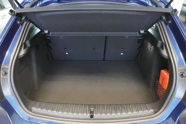 BMW 1 Series view 10