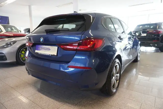 BMW 1 Series view 5