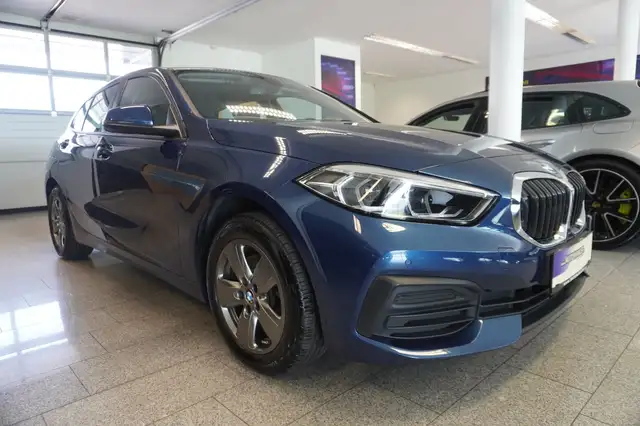 BMW 1 Series view 3