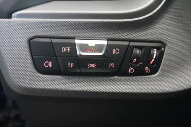BMW 1 Series view 14