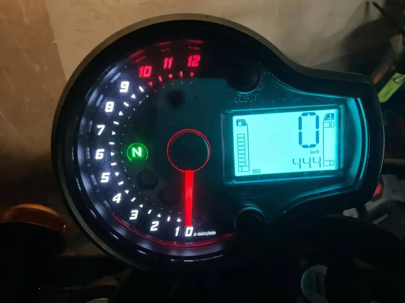 Hyosung GV 125 - foto 3