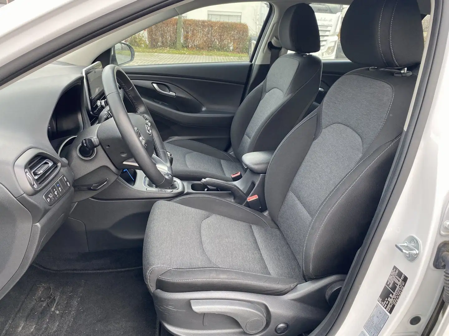 Hyundai i30 1.5 T-GDI 48V Navigation+Kamera+AHK 24.000KM Blanc - 2