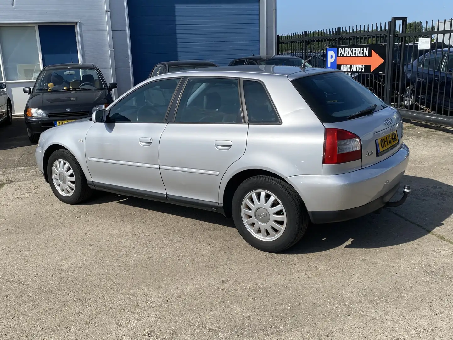 Audi A3 1.9 TDI Attraction 5-DEURS, AIRCO(CLIMA) IJSKOUD, Gris - 2