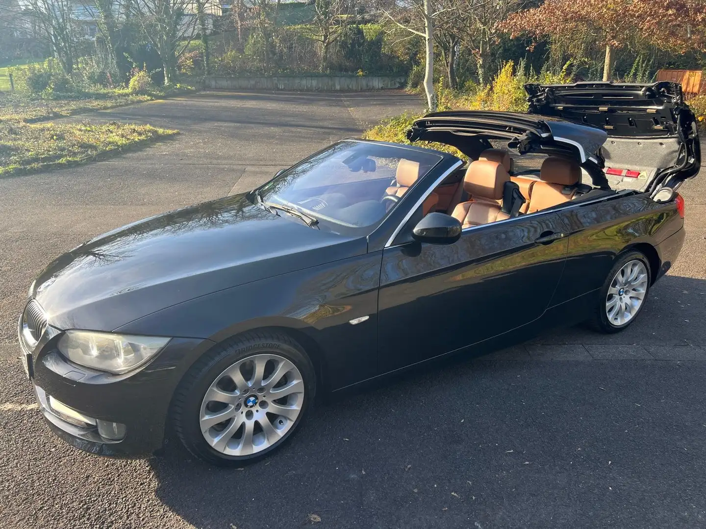BMW 330 330d DPF Cabrio Aut. Schwarz - 1