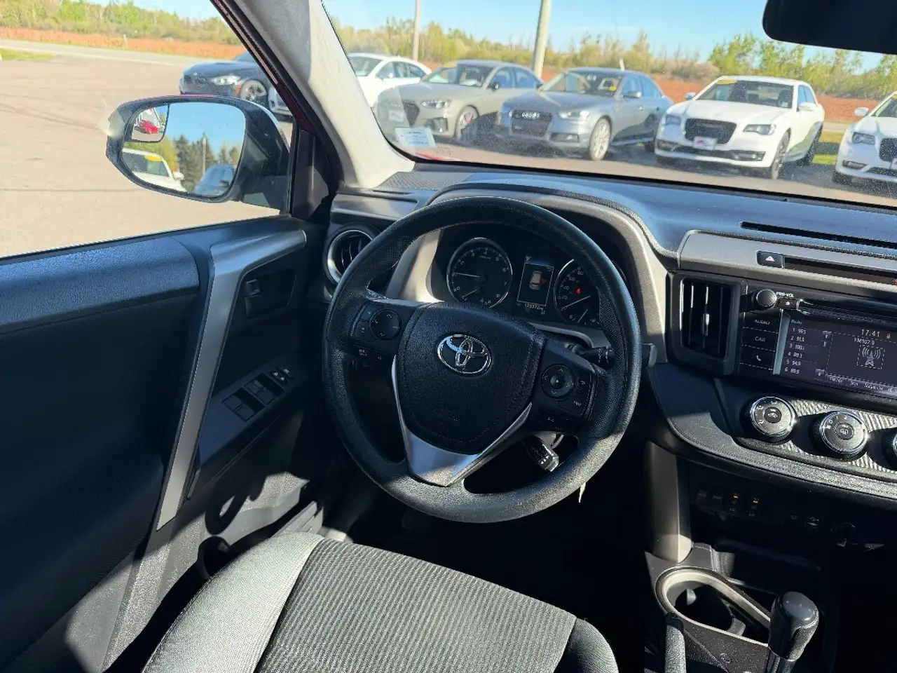 Toyota RAV 4 снимка Toyota RAV 4