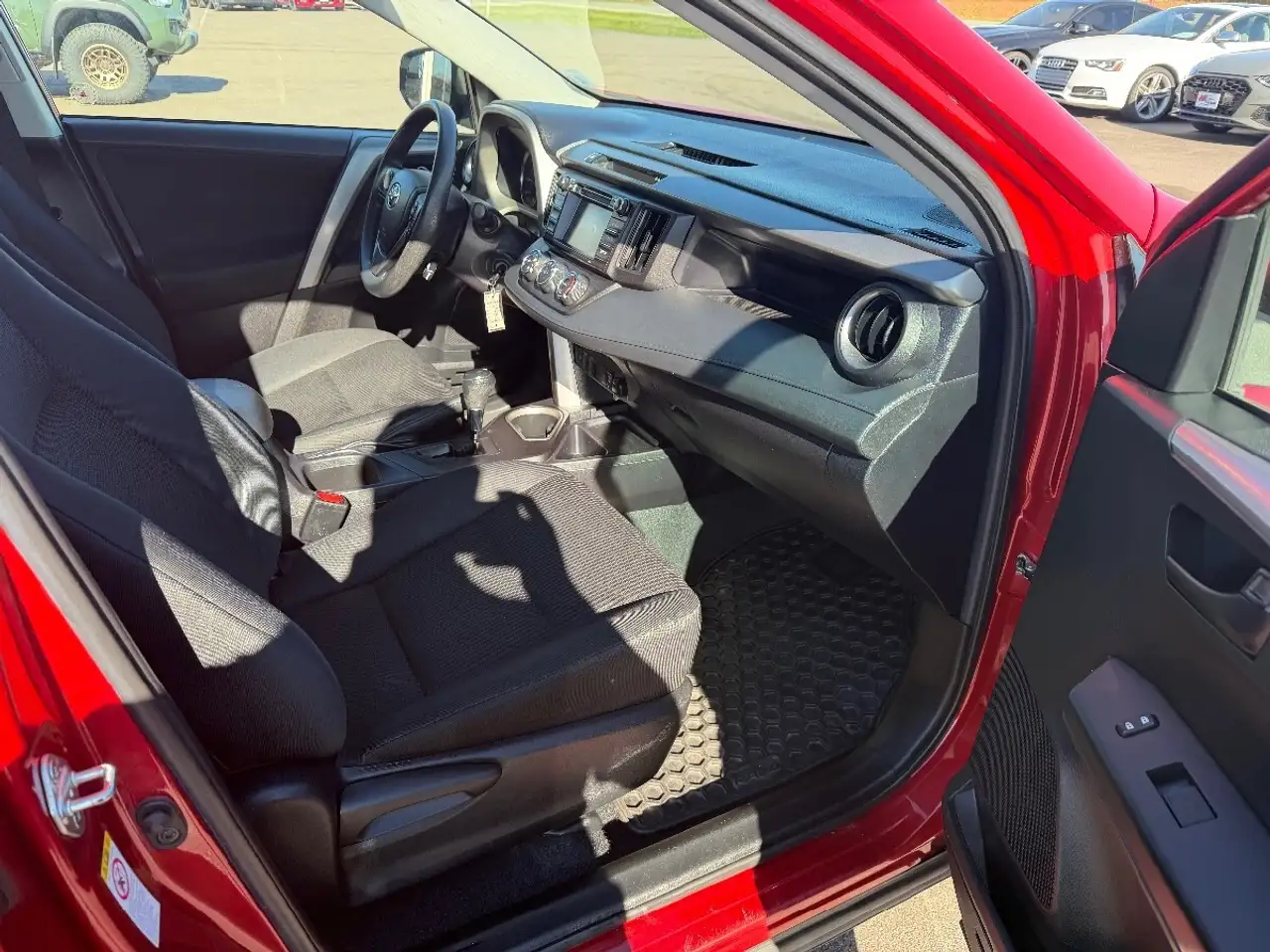 Toyota RAV 4 снимка Toyota RAV 4