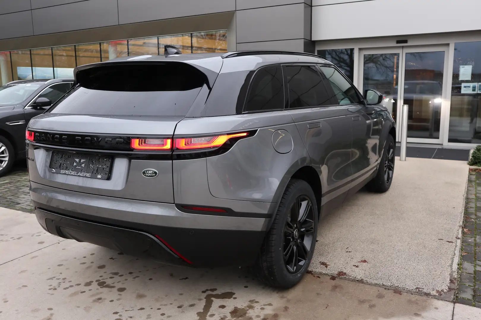 Land Rover Range Rover Velar D200 S Grijs - 2