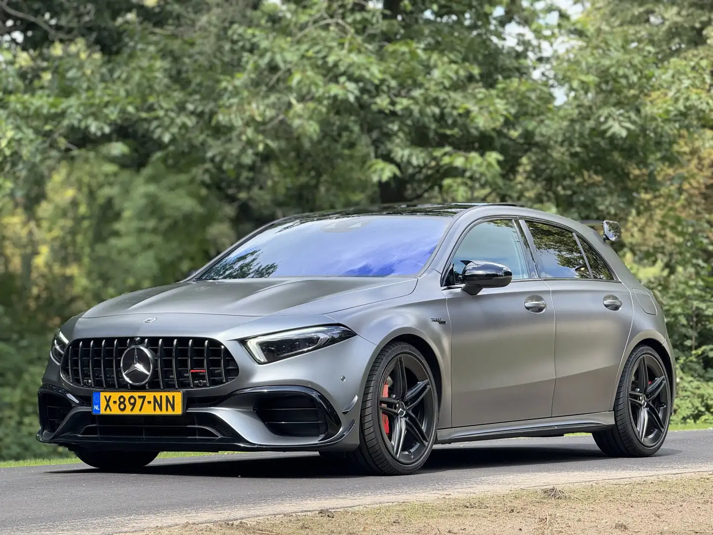 Mercedes-Benz A 45 AMG S 4MATIC+ Premium Plus Grijs - 2