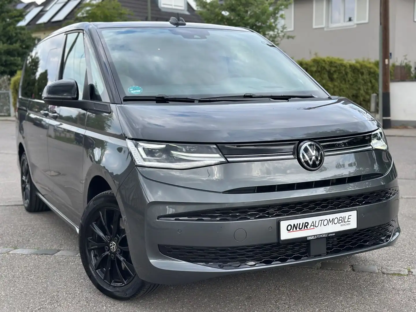Volkswagen T7 Multivan Edition DSG LÜ Navi Pano HuD ACC AHK Gris - 1