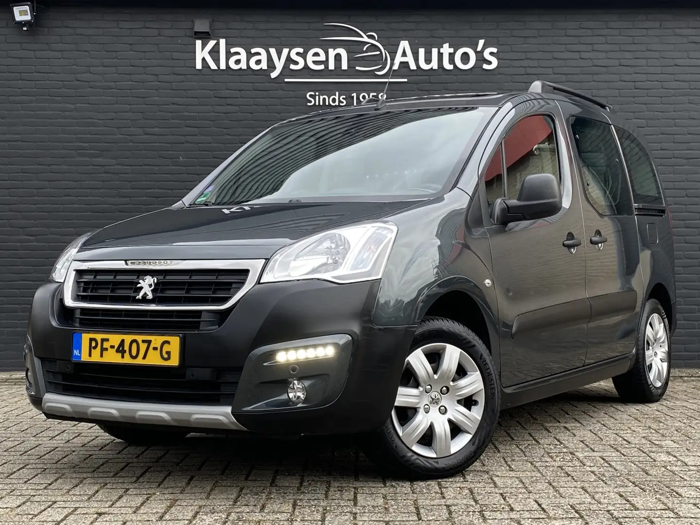 Peugeot Partner Tepee 1.2 PureTech Allure 110 pk | navigatie | pan Gris - 1