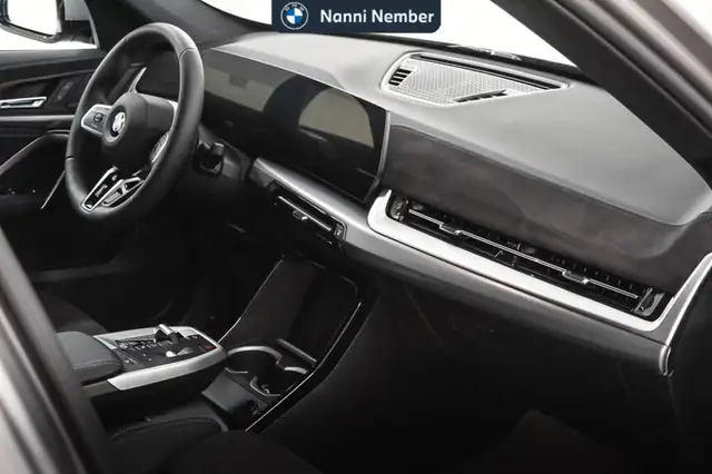 BMW X1 view 8