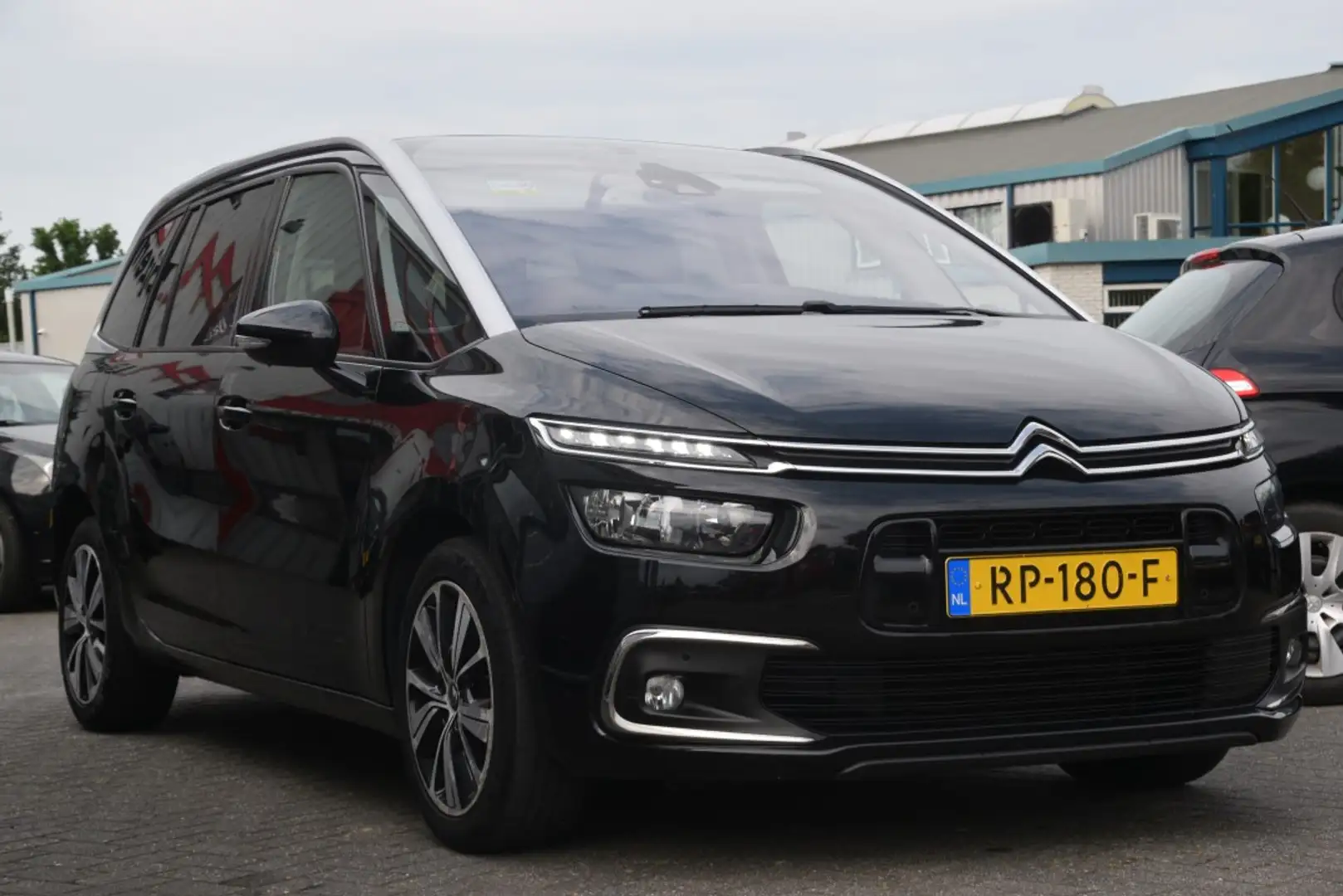 Citroen Grand C4 Picasso 1.2 PureTech Business Carplay | Keyless | Trekhaak Zwart - 2