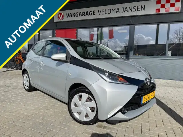 Toyota Aygo 1.0 VVT-i X-PLAY AUTOMAAT + AIRCO/CAMERA/PDC 67.00