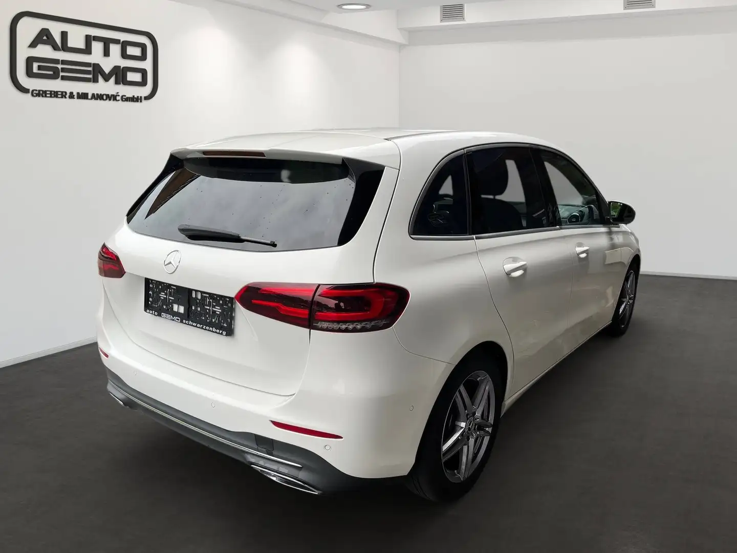 Mercedes-Benz B 200 d 4Matic AT Weiß - 2