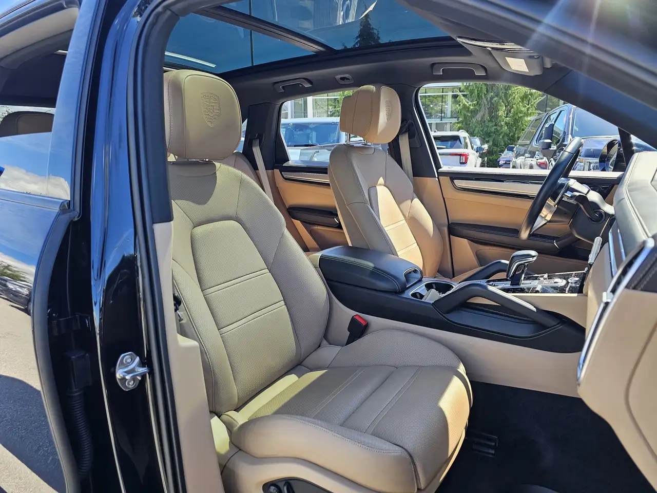 Porsche Cayenne снимка Porsche Cayenne