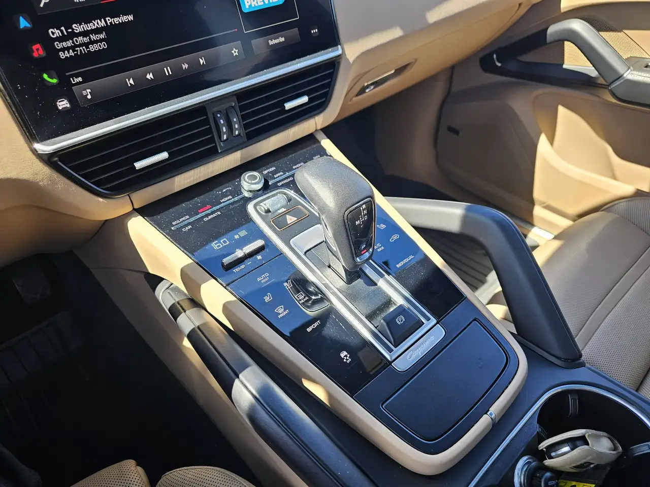 Porsche Cayenne снимка Porsche Cayenne