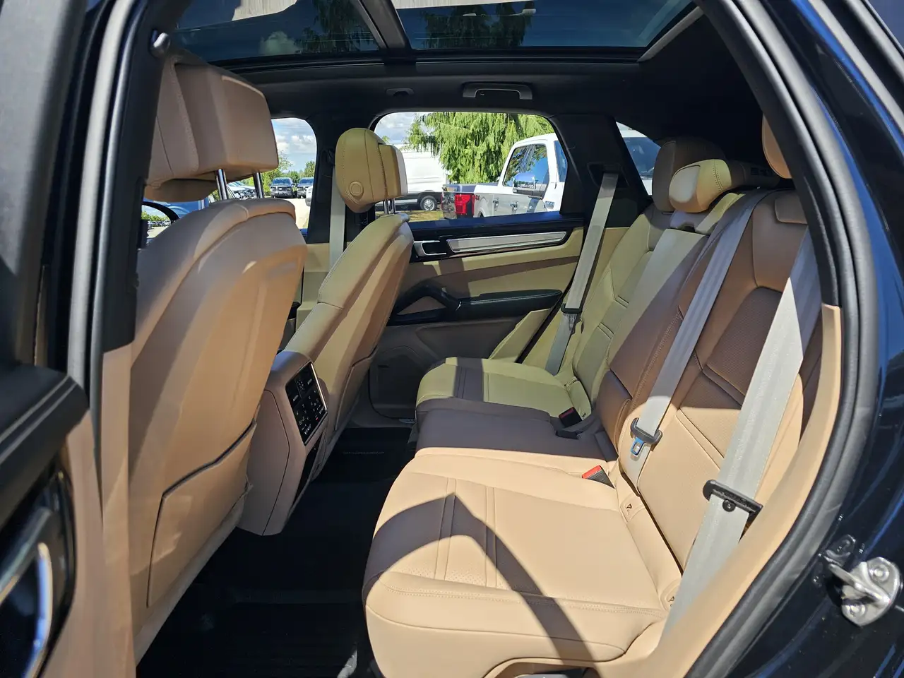 Porsche Cayenne снимка Porsche Cayenne