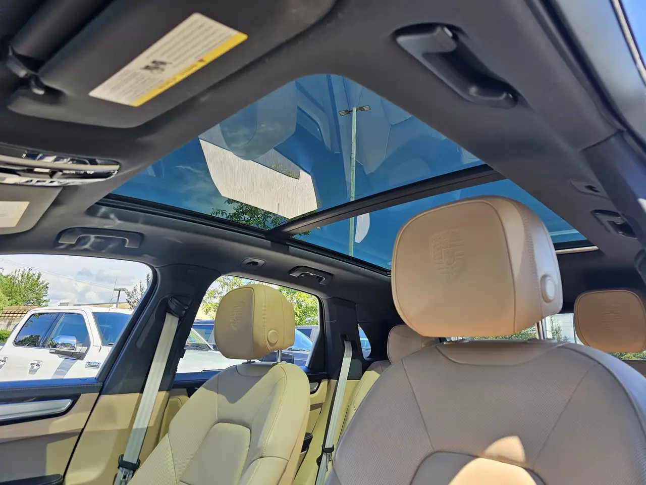 Porsche Cayenne снимка Porsche Cayenne