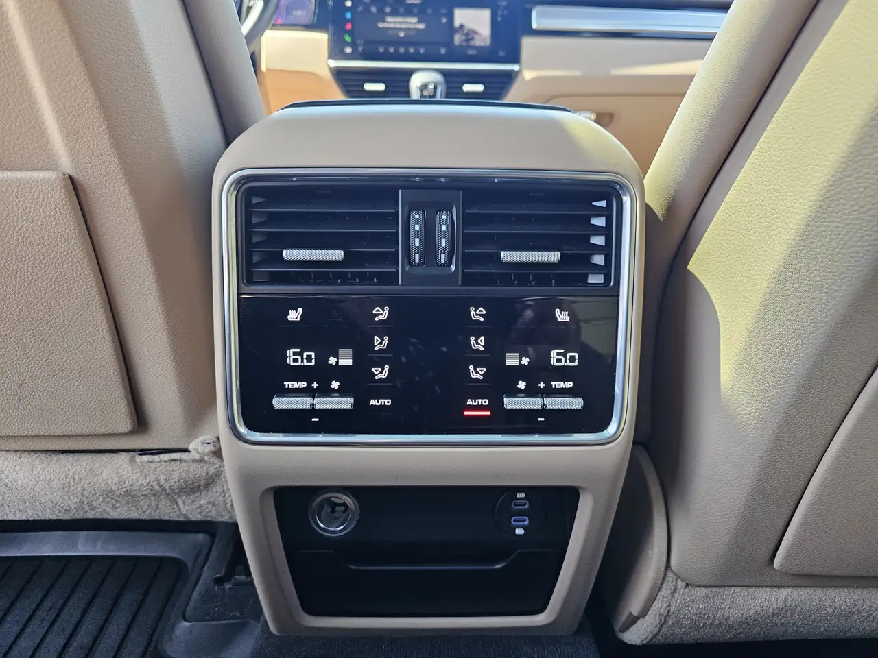 Porsche Cayenne снимка Porsche Cayenne