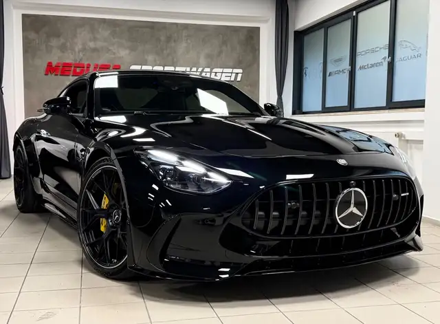 Mercedes-Benz AMG GT 63 4M+ COUPE PERFORMANCE CARBON BURMESTER