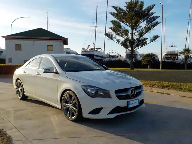 Mercedes-Benz CLA 180 CLA 180d CDI Sport Automatica
