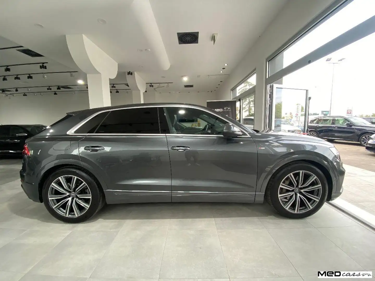Audi Q8 50TDI 286 CV  S-LINE / MATRIX / GANCIO / PANORAMA Grigio - 1