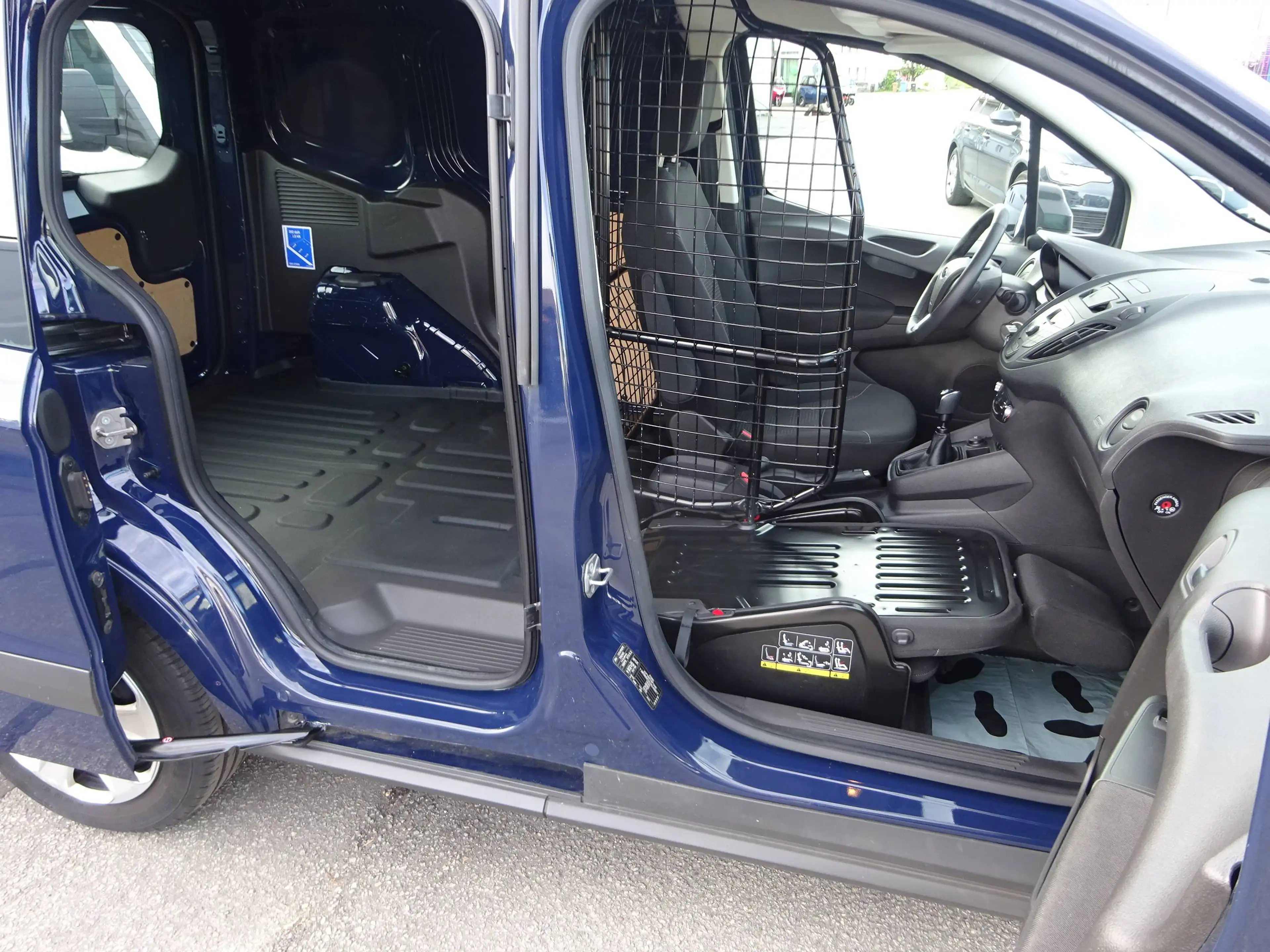 Ford Transit Courier Benzin Trend Klima 1.Hd Nur 35200km TÜV + Service NEU — photo 14
