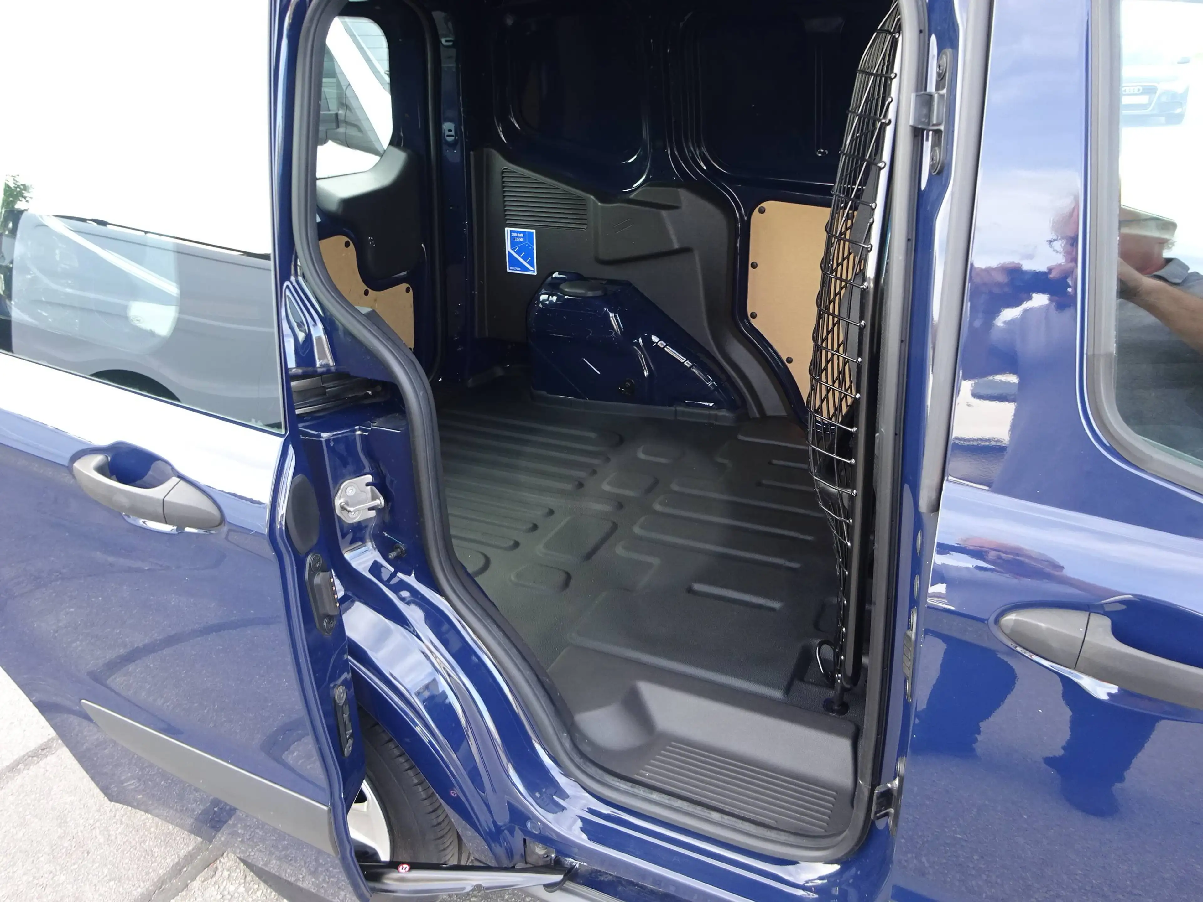 Ford Transit Courier Benzin Trend Klima 1.Hd Nur 35200km TÜV + Service NEU — photo 13