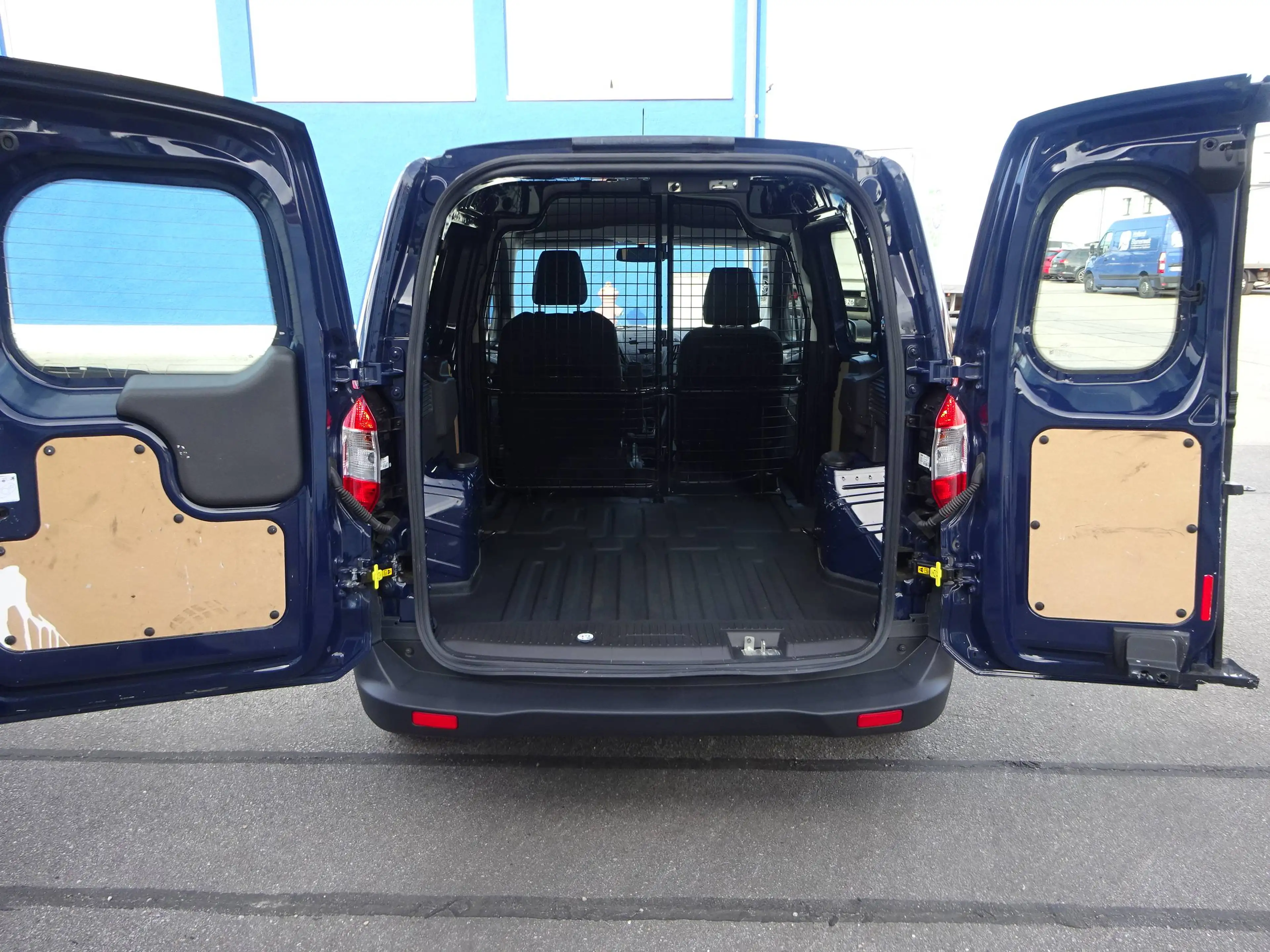 Ford Transit Courier Benzin Trend Klima 1.Hd Nur 35200km TÜV + Service NEU — photo 12