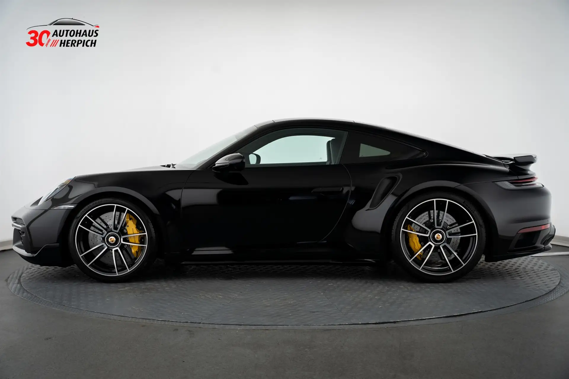 포르쉐 911 Turbo S Coupe 2023 검정 사진 2
