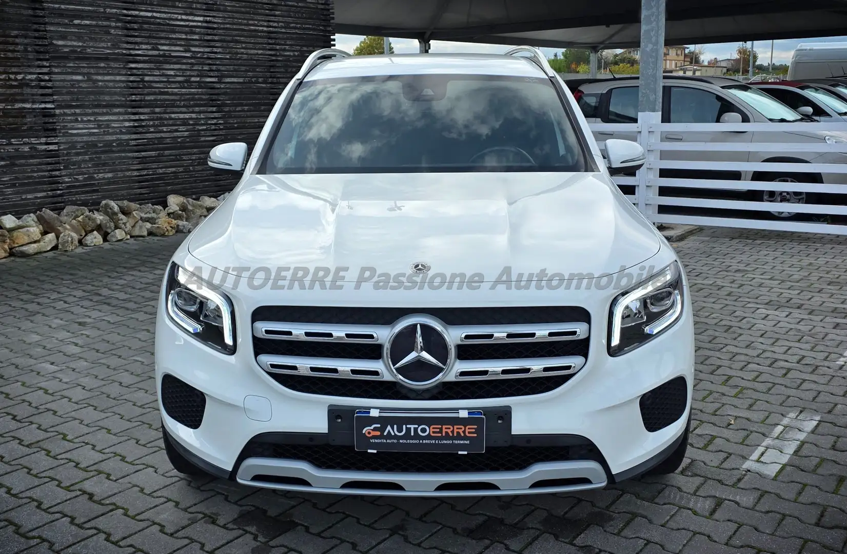 Mercedes-Benz GLB 180 d Sport Alb - 2