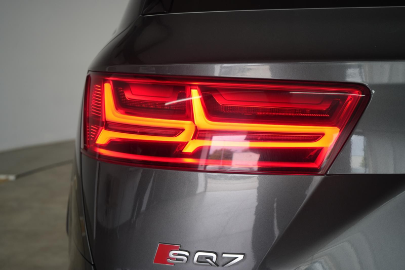 Audi SQ7 4.0 TDI quattro AHK/STHZ/HUD/Pano/Bose — photo 13