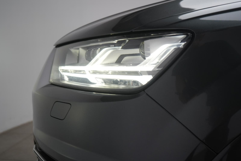 Audi SQ7 4.0 TDI quattro AHK/STHZ/HUD/Pano/Bose — photo 12