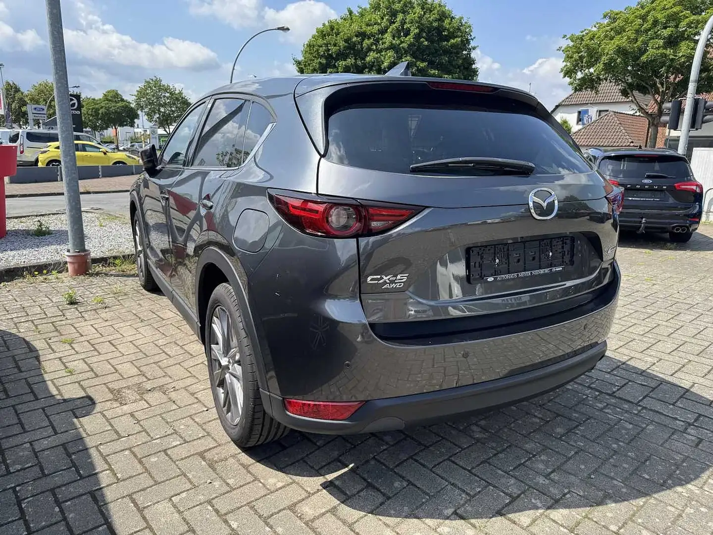 Mazda CX-5 SKYACTIV-D 184 Aut. AWD Sports-Line Grau - 2