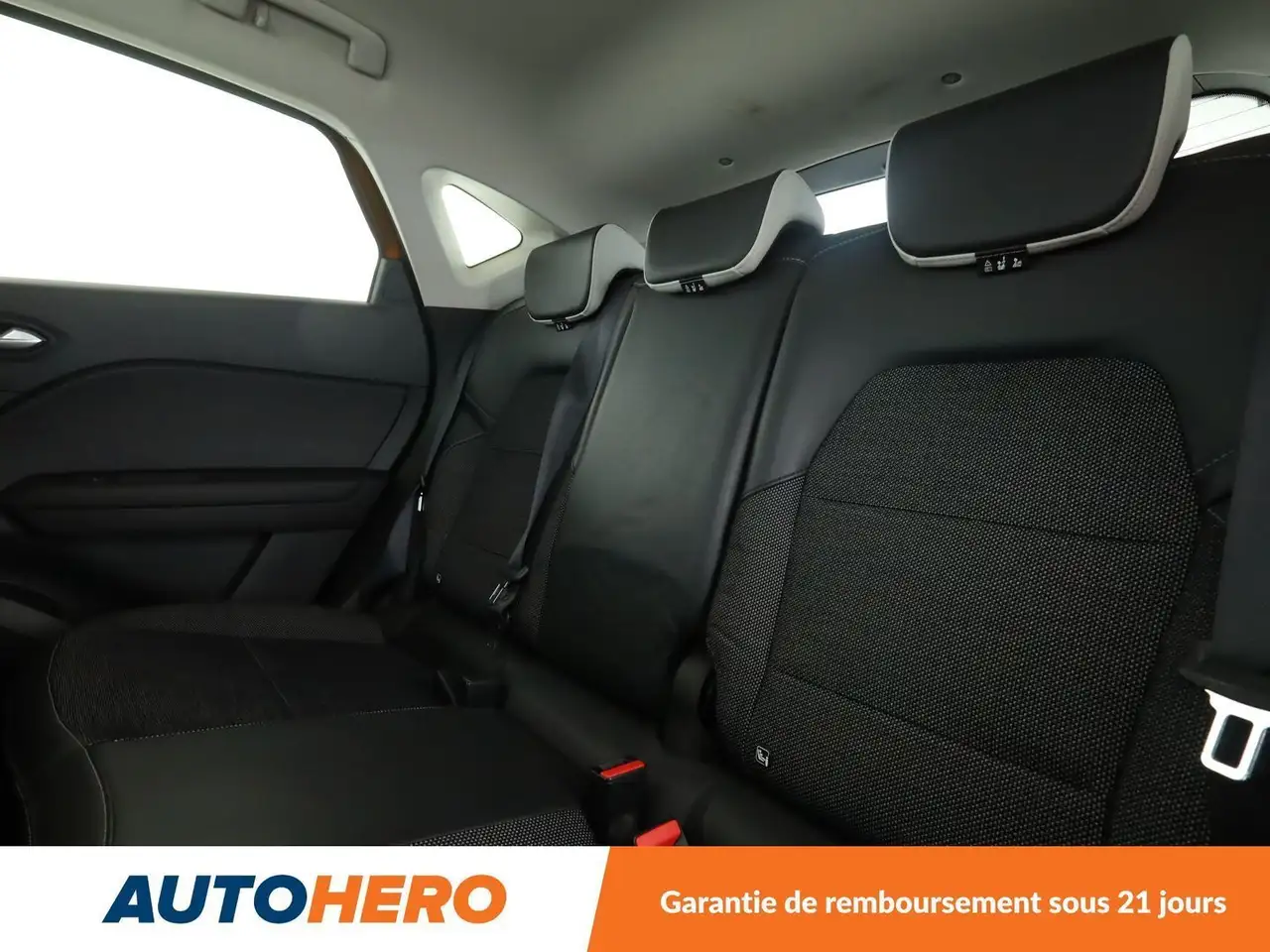 Renault Captur — photo 14
