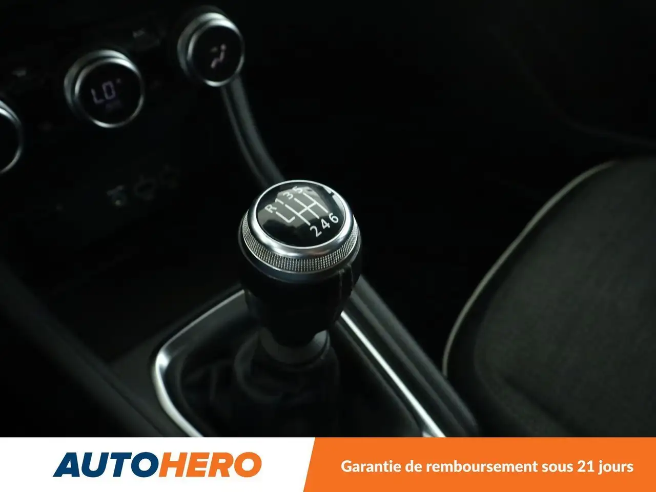 Renault Captur — photo 26