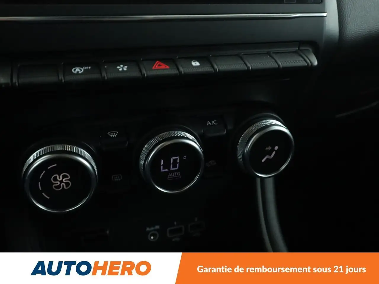 Renault Captur — photo 24