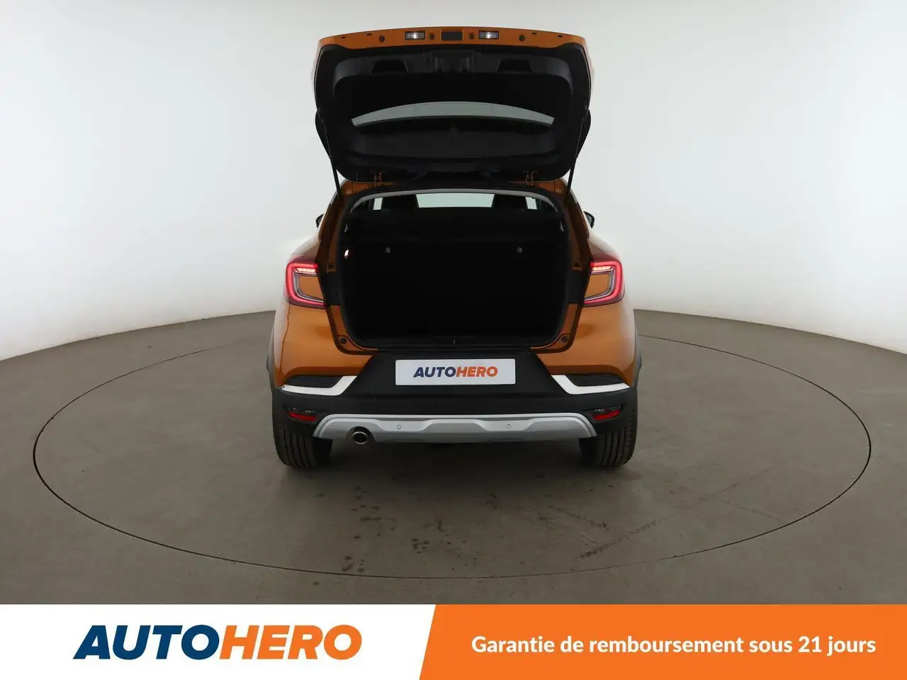 Renault Captur — photo 16