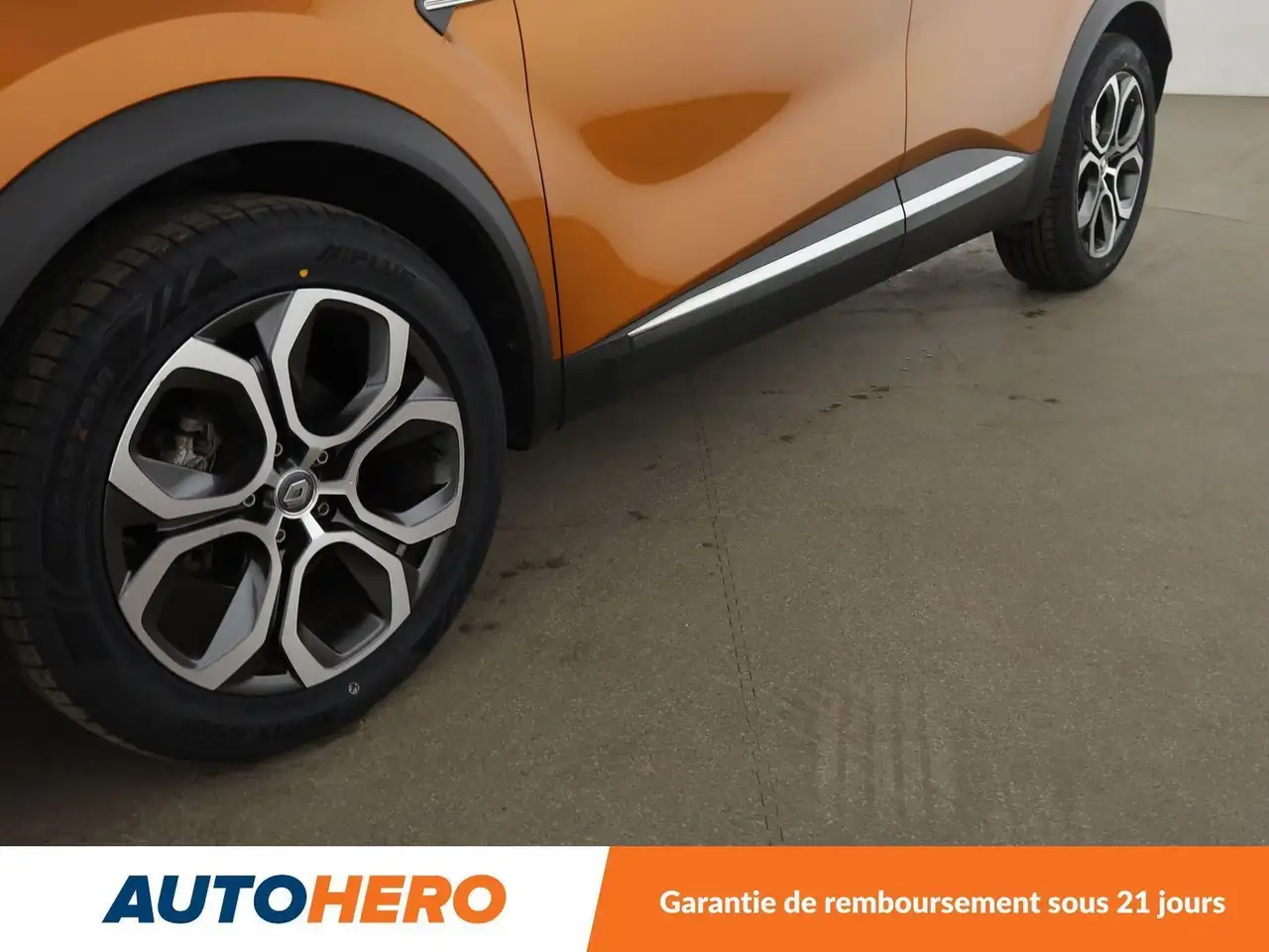 Renault Captur — photo 28