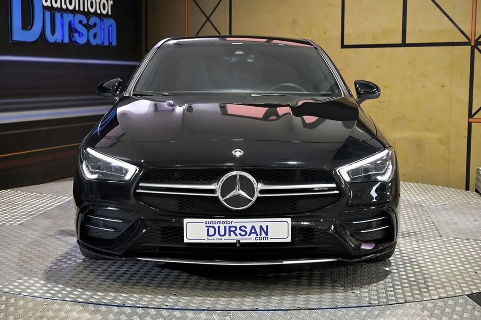 Mercedes-Benz CLA 35 AMG MercedesAMG 4MATIC Shooting Bra Noir - 2