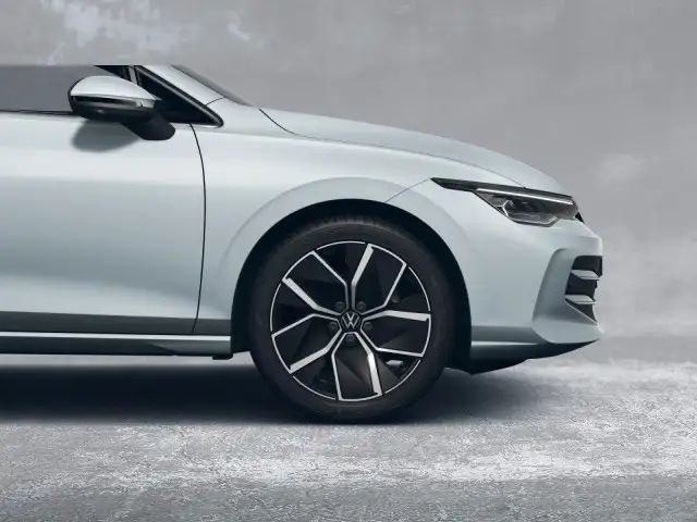 Volkswagen Golf view 4