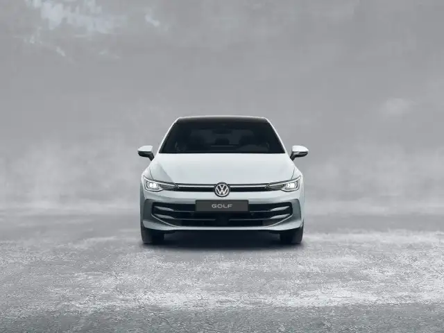 Volkswagen Golf view 3